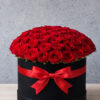 40 Kırmızı Gül Kutusu (35 cm) – Siyah / Beyaz / Kırmızı Kutu